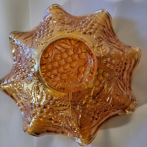 Antique Carnival Glass Grape/Marigold Ruffled Bowl - Picture 4 of 6